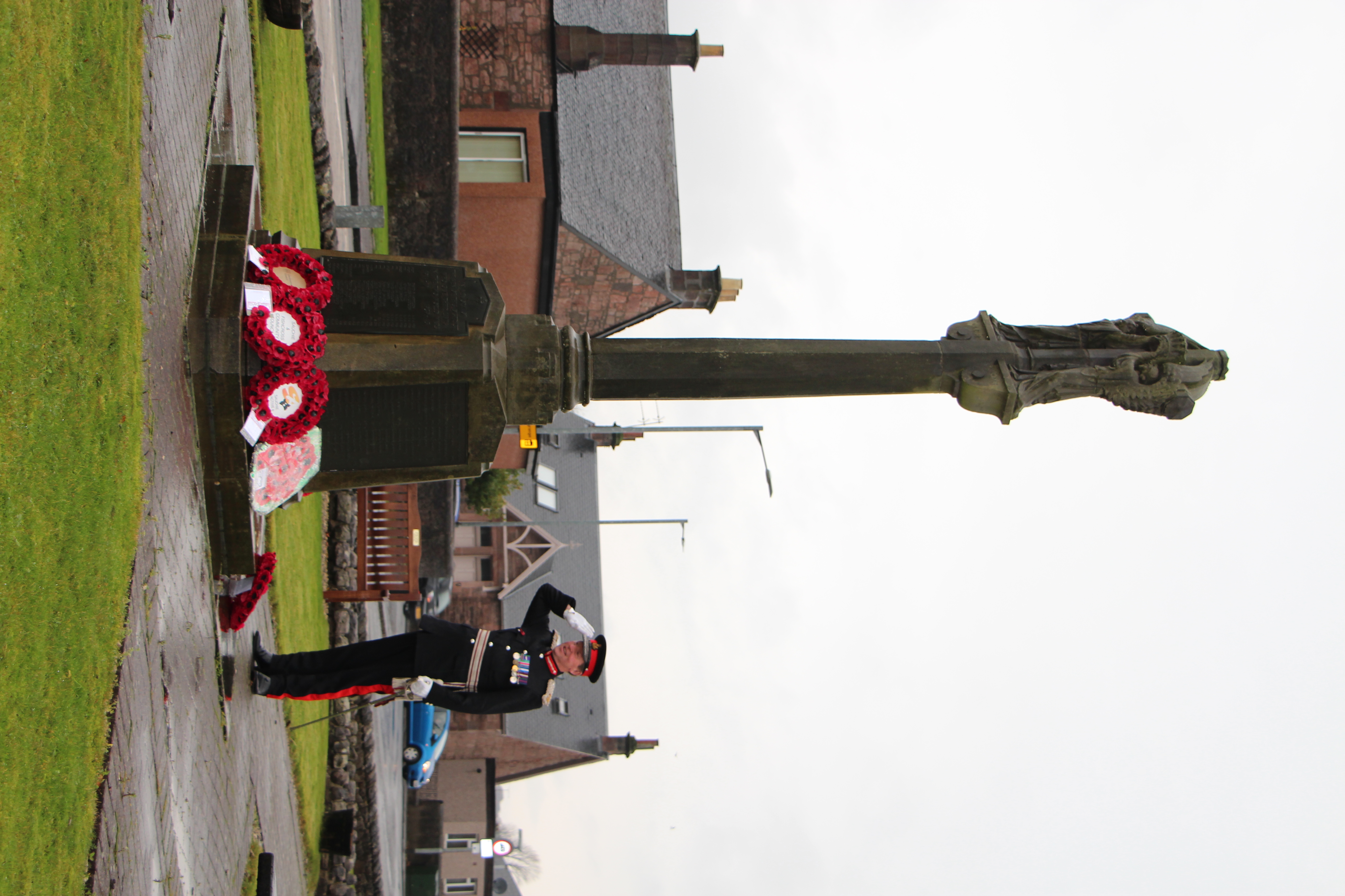 Lord-Lieutenant Johnny Stewart pays his respects at the Sauchie War Memorial
