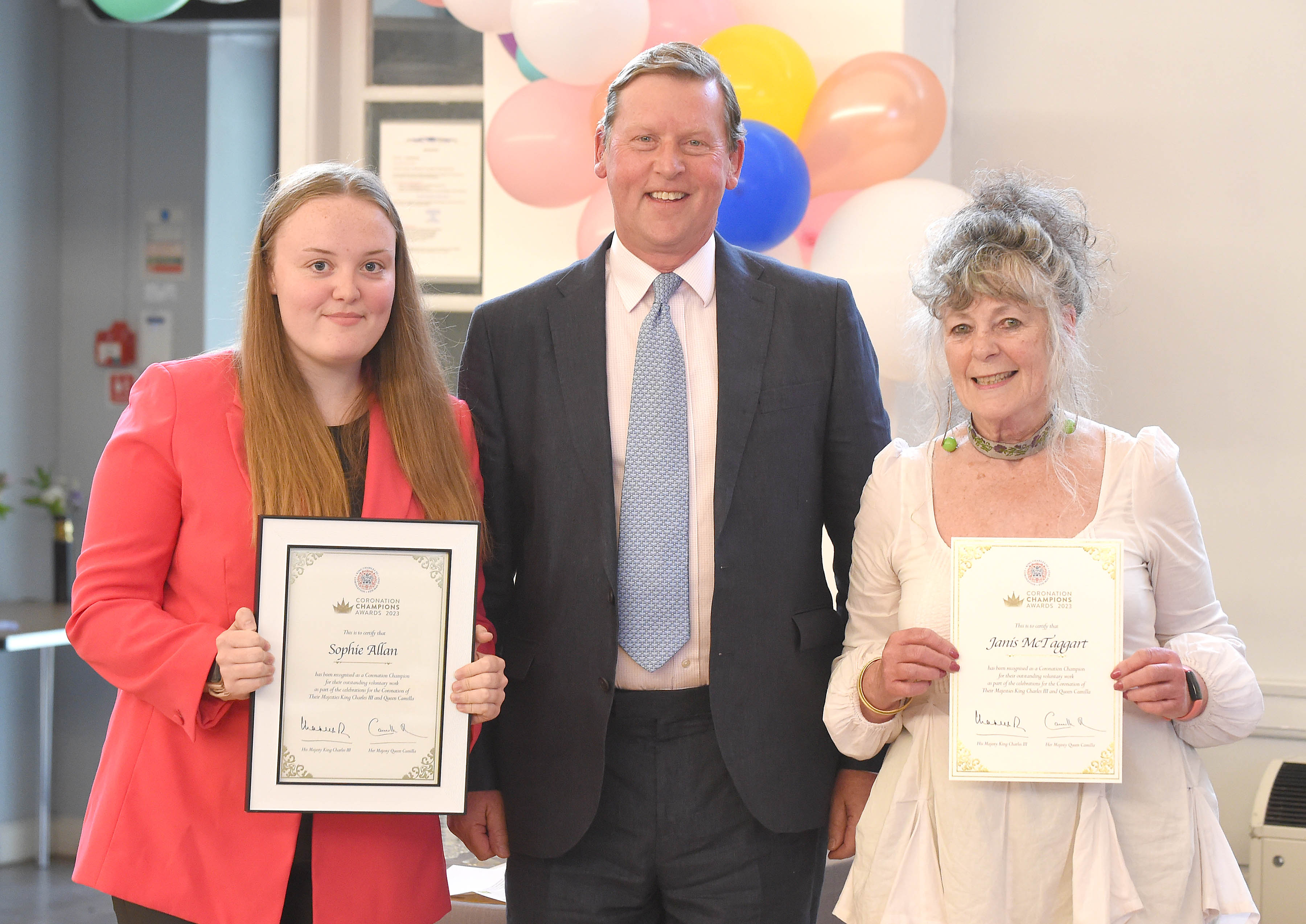 Coronation Champions Sophie Allan & Janis McTaggart with the Lord-Lieutenant