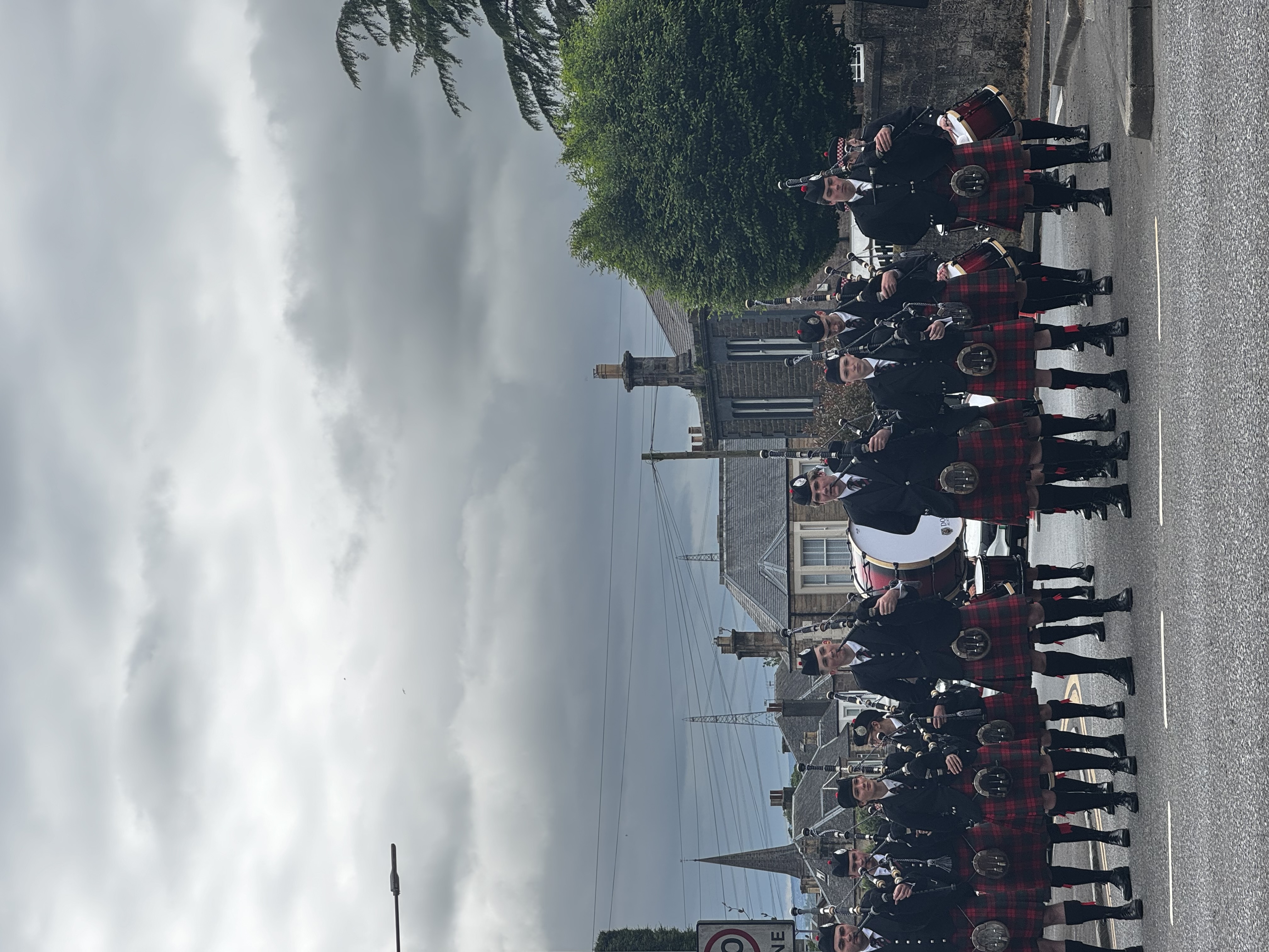 Pipers watching on