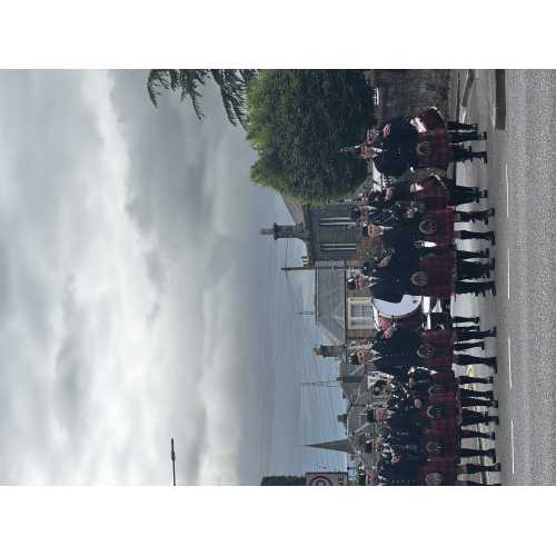 Pipers watching on